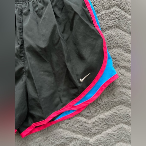 SOLD - Nike women’s size small dri-fit running Black, pink and Blue shorts - Picture 4 of 10
